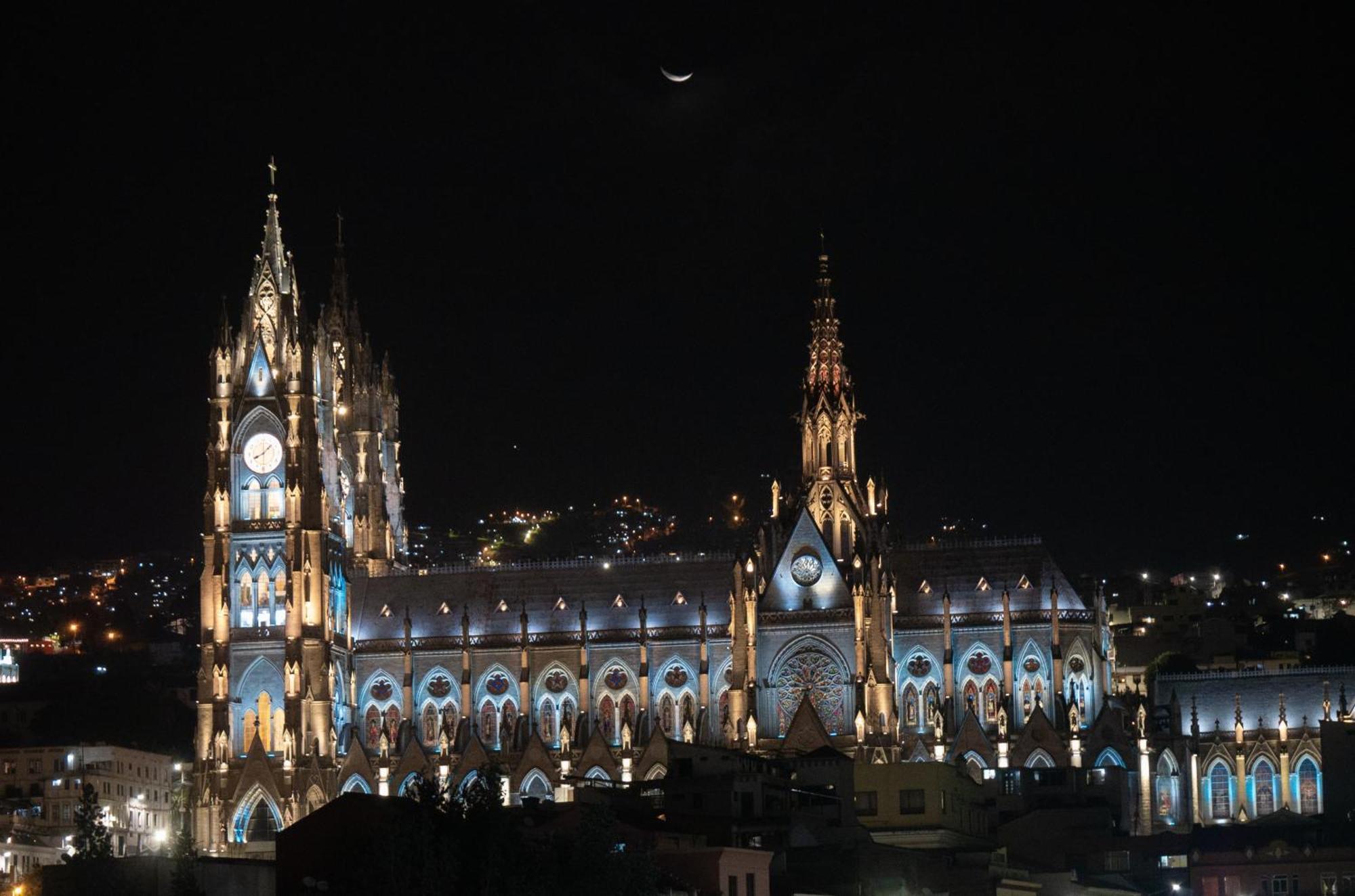 Casona 1914 Quito - Gothic Cathedral View Rooftop Bagian luar foto
